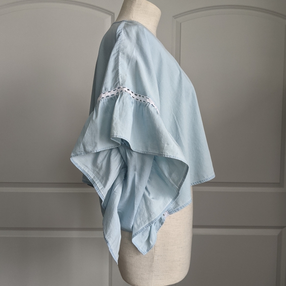 BCBGeneration Top Cropped Ruffled Short Sleeve White Eyelet Chambray Blue L NWT - Picture 13 of 16
